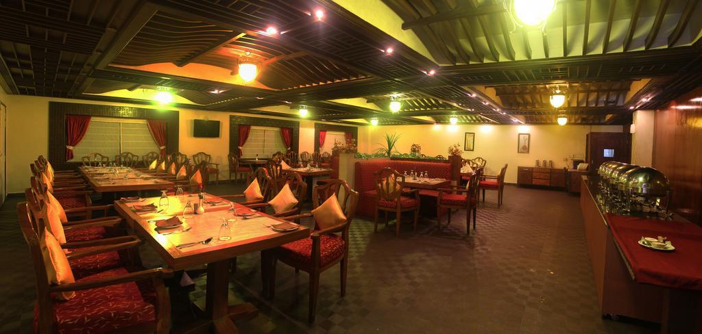Hotel Grand International Rāipur Dış mekan fotoğraf